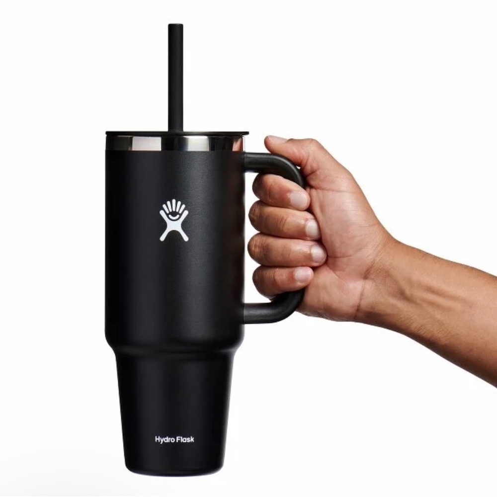 Hydro Flask
40 oz Travel Tumbler -
Black new ,flexible straw